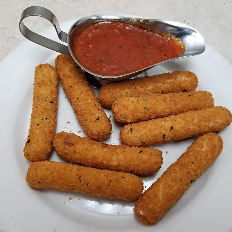 Mozzarella sticks with marinara